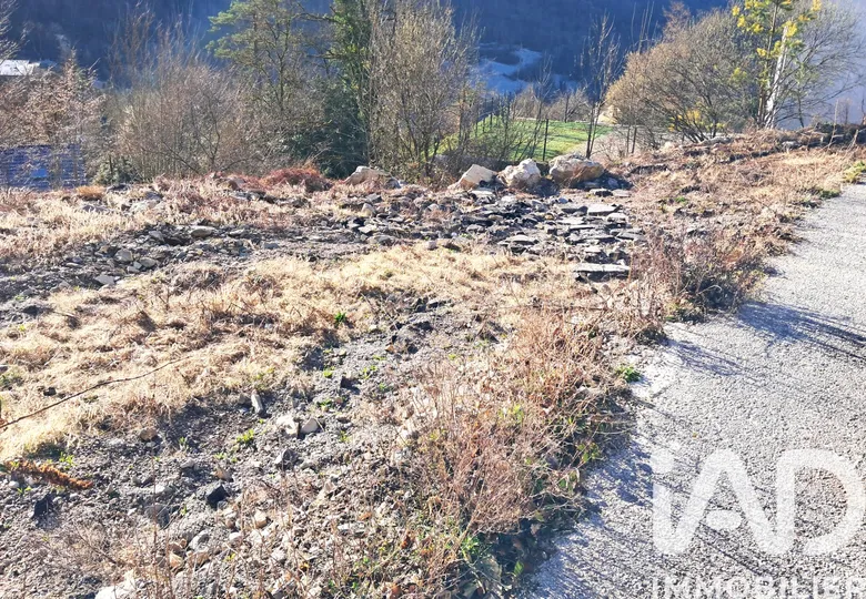 Terrain à bâtir à Saint-Claude (39200) · 139 321 €