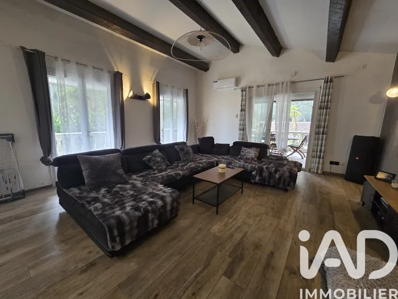Maison 7 pièces 180 m² · à Le Revest-les-Eaux · 180 m² · 499 000 €