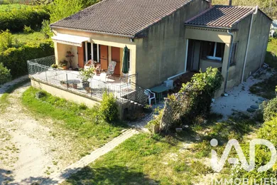 Maison de campagne à Pujaut (30131)