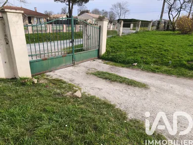 Maison de campagne à Cours-de-Pile (24520)