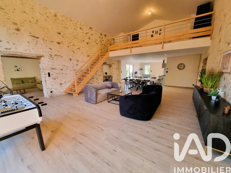 Maison 10 pièces 240 m² · à Les Epesses · 240 m² · 499 000 €