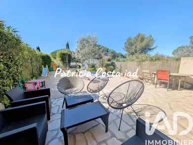 Maison à Roquebrune-sur-Argens (83520)