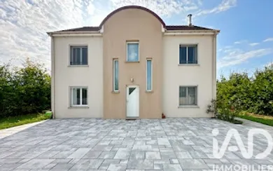 House in Savigny-sur-Clairis (89150)