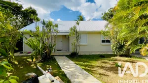 Pavillon à Baie-Mahault (97122)