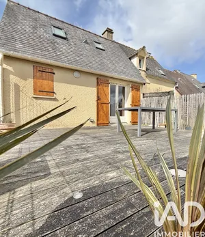 Maison à pirou (50770)