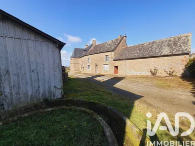 Maison traditionnelle à Saint-Hilaire-des-Landes (35140)