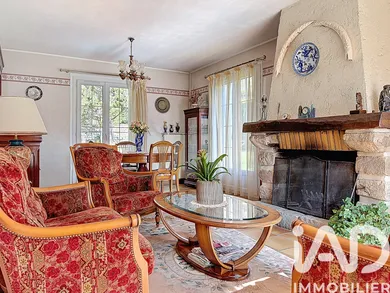 Traditional house in Saint-Hilarion (78125)