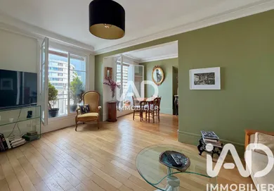 Apartment in Paris (75015)