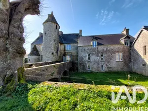 Manor in Golleville (50390)