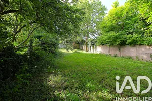 Terrain à bâtir à Villecresnes (94440)