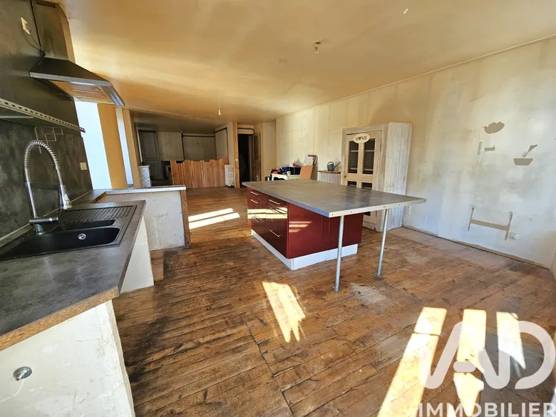 Immeuble 300 m² · à Lalouvesc · 300 m² · 85 000 €