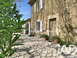 Mas in Cheval-Blanc (84460)