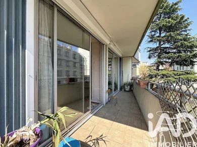 Apartment in Villeurbanne (69100)