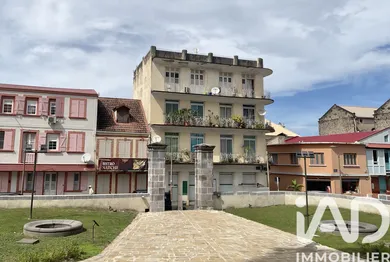 Building in Saint-Pierre (97250)