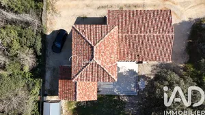 Traditional house in Mazan (84380)