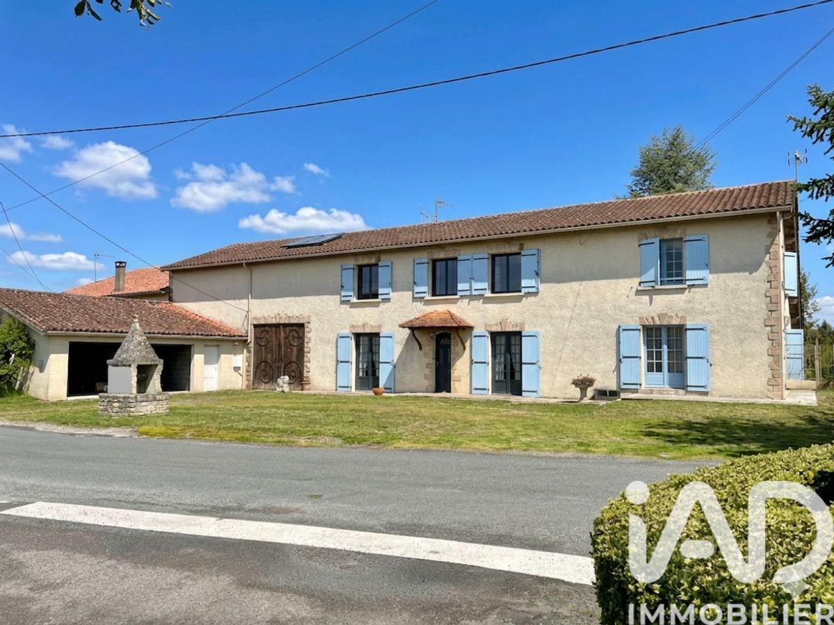Vente maison à Deviat (16190) : maison de campagne 10 pièces 268 m²