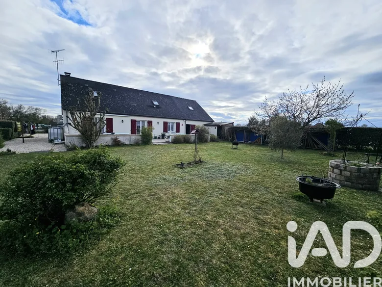 Maison 6 pièces 158 m² · à Ambillou · 158 m² · 250 000 €