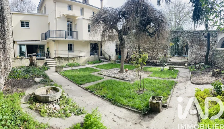 Maison 10 pièces 420 m² · à Le Pouzin · 420 m² · 450 000 €