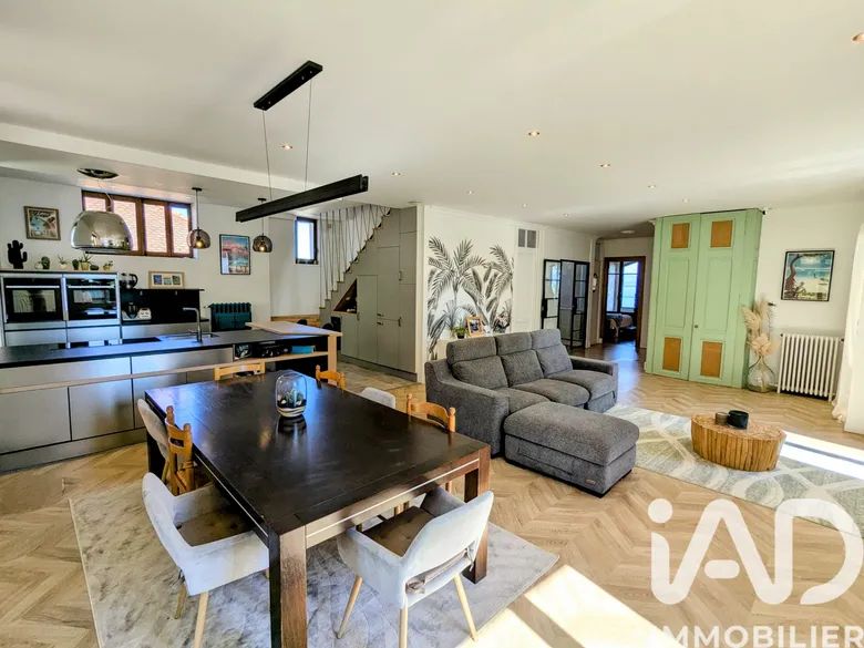 Appartement 9 pièces 270 m² · à Évian-les-Bains · 270 m² · 850 000 €