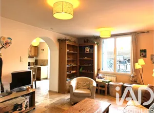 Townhouse in Sénas (13560)