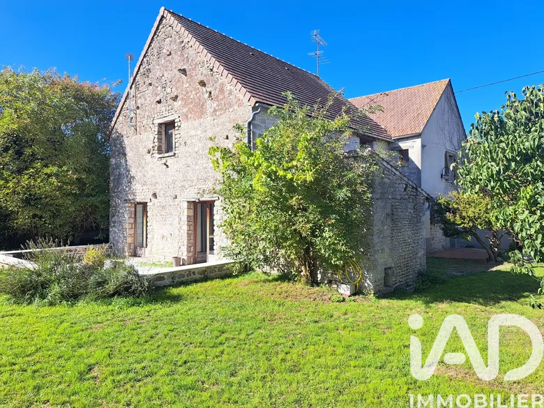 Maison 8 pièces 175 m² · à Sermaises · 175 m² · 273 000 €