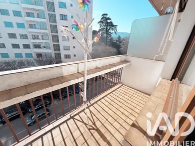 Apartment in Chambéry (73000)