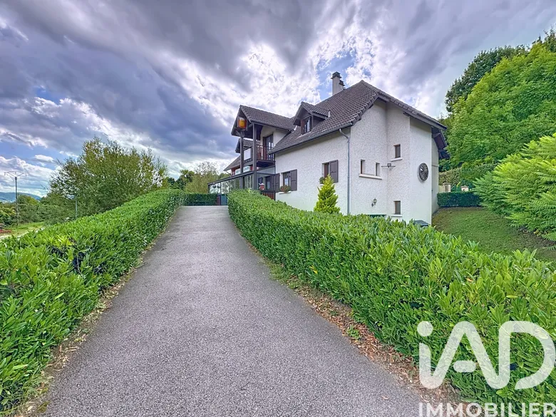Maison 9 pièces 275 m² · à Miribel-Lanchâtre · 275 m² · 475 000 €