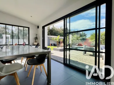 Architectural house in Bourgneuf (17220)