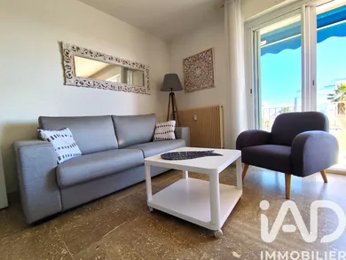 Apartment in Hyères (83400)