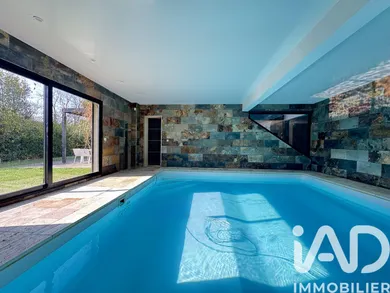 Architectural house in Gazeran (78125)