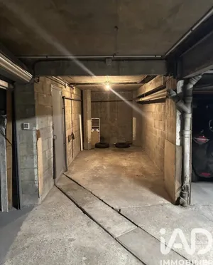 Parking in Paris (75016)