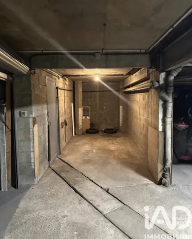 Parking in Paris (75016)