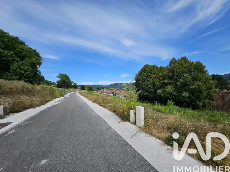 Terrain 803 m² · à Belley · 803 m² · 80 300 €