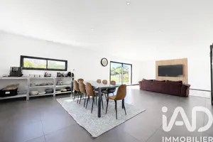 Pavillon à Saint-Médard-de-Guizières (33230)