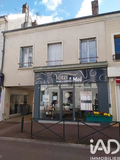 Building in Montereau-Fault-Yonne (77130)
