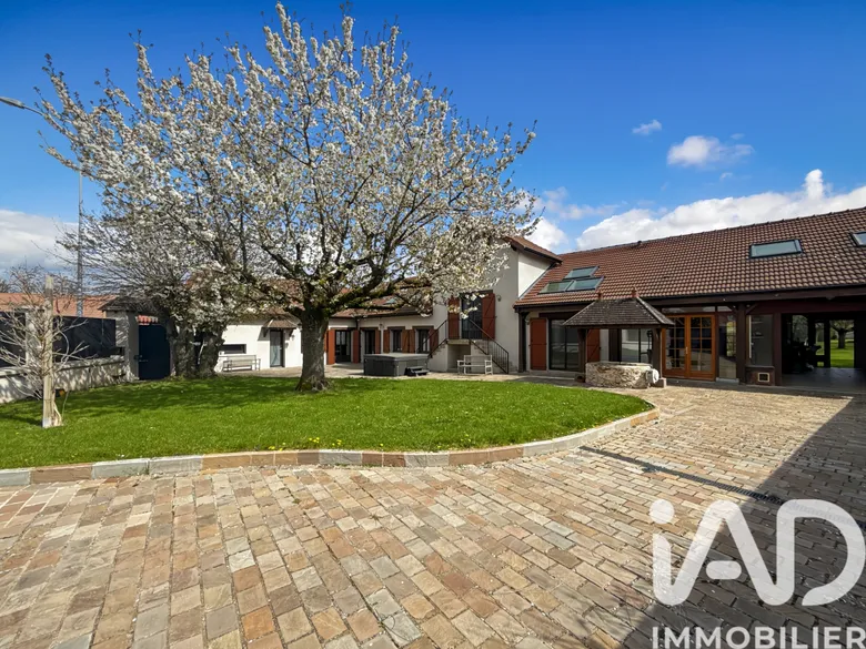 Maison 8 pièces 211 m² · à Évry-Grégy-sur-Yerre · 210,7 m² · 549 000 €