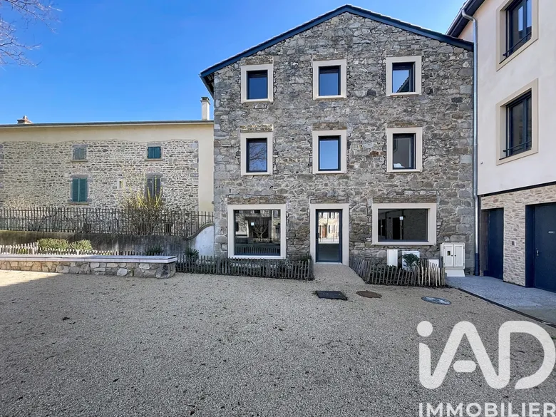 Maison 2 pièces 93 m² · à Saint-Laurent-d'Agny · 93 m² · 1 500 €/mois