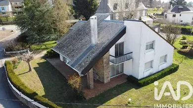 Architectural house in Rieupeyroux (12240)