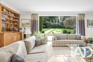 Architectural house in Ville-d'Avray (92410)