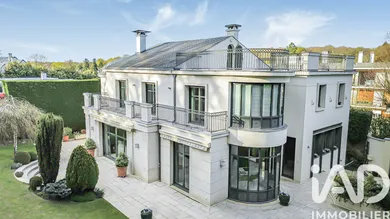 Architectural house in Ville-d'Avray (92410)