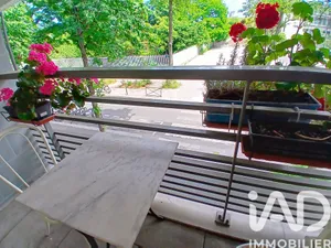 Apartment in Paris (75019)
