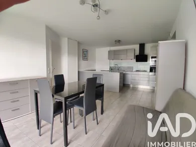 Apartment in Pertuis (84120)