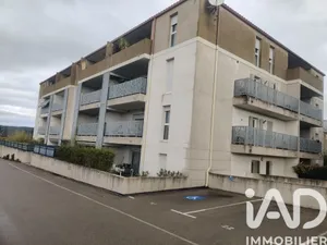 Apartment in Pertuis (84120)