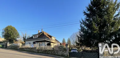 Maison de village à Châteauneuf-la-Forêt (87130)