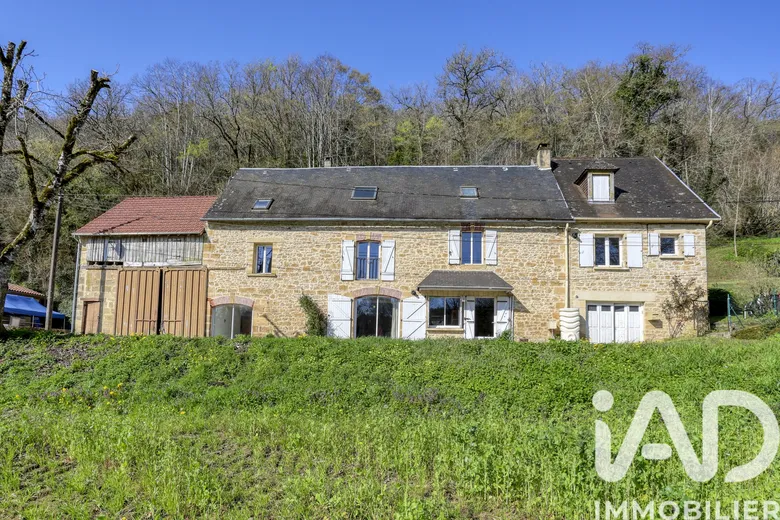 Maison 7 pièces 284 m² · à Carsac-Aillac · 284 m² · 320 000 €