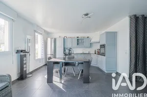 Appartement à Roissy-en-Brie (77680)