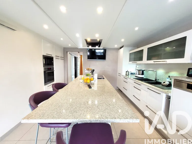Maison 6 pièces 179 m² · à Garrebourg · 179,4 m² · 325 000 €