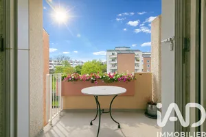 Apartment in Fontenay-sous-Bois (94120)