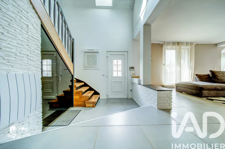 Maison 7 pièces 230 m² · à Marly · 230 m² · 675 000 €