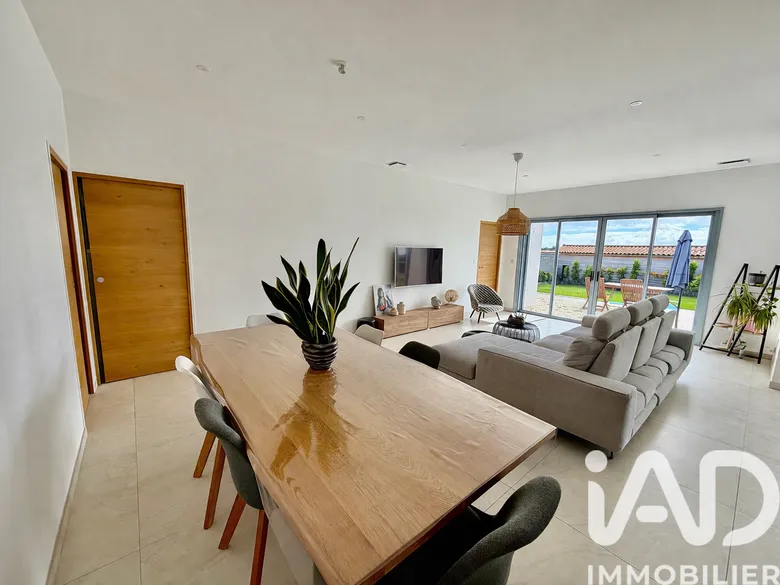 Maison 5 pièces 120 m² · à Breuillet · 120 m² · 553 000 €